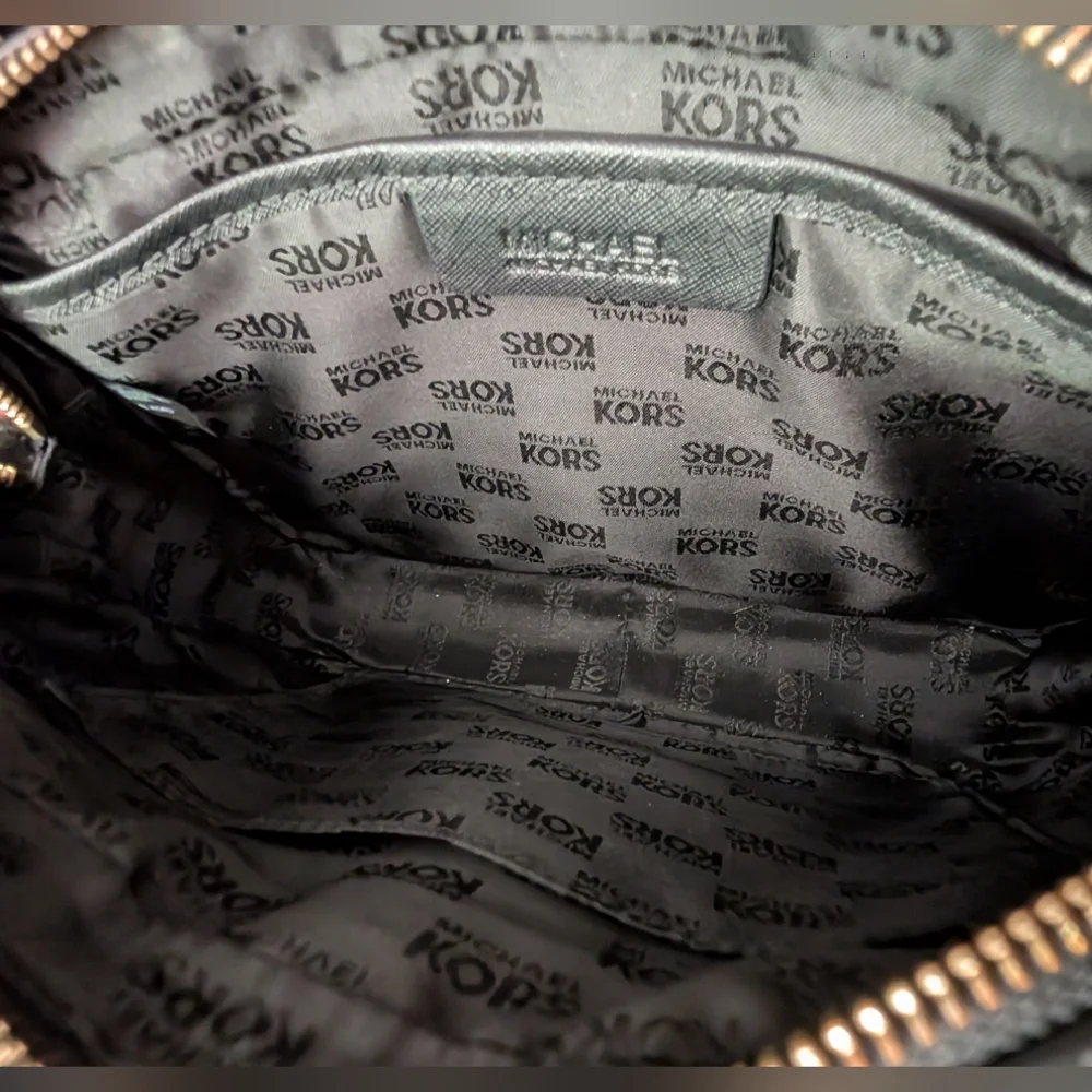 Michael Kors Selma Black Saffiano Leather Studded Crossbody Excellent! - Picture 6 of 11